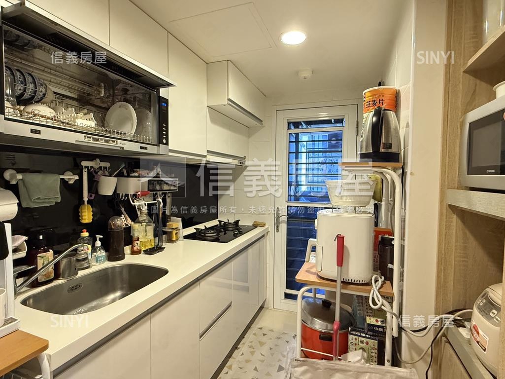 天翔遠眺山景兩房車位房屋室內格局與周邊環境
