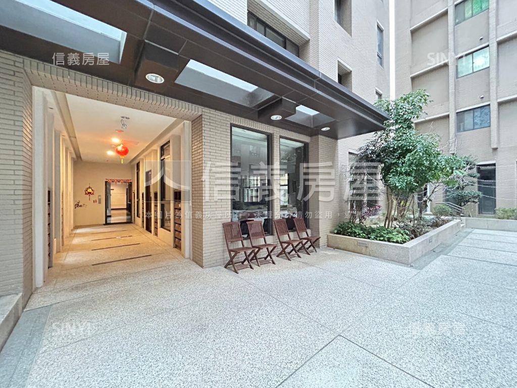 專任【品藏逢甲】兩房車位房屋室內格局與周邊環境