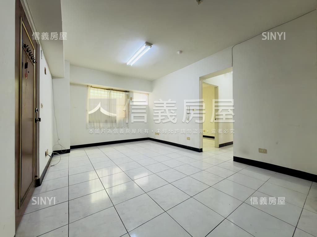 鳳東公園旁三房走路捷運房屋室內格局與周邊環境