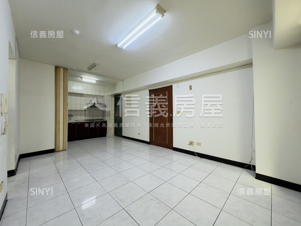 鳳東公園旁三房走路捷運房屋室內格局與周邊環境