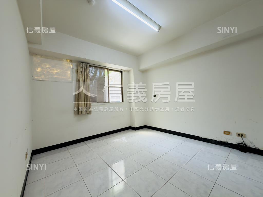 鳳東公園旁三房走路捷運房屋室內格局與周邊環境