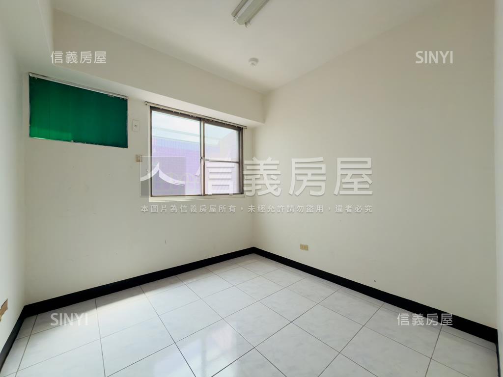 鳳東公園旁三房走路捷運房屋室內格局與周邊環境