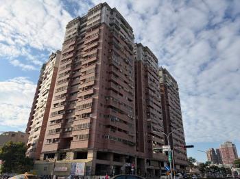 西區五權車站。經典套房