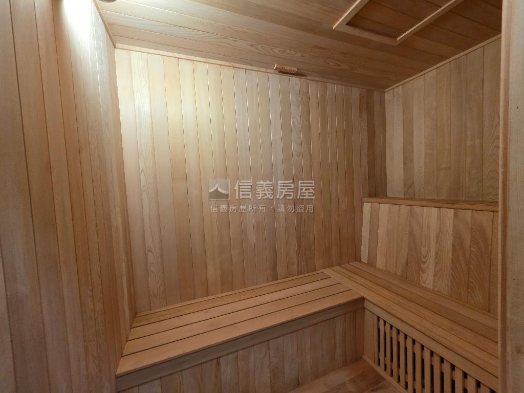 淡水山景綠映盎然庭院車位房屋室內格局與周邊環境