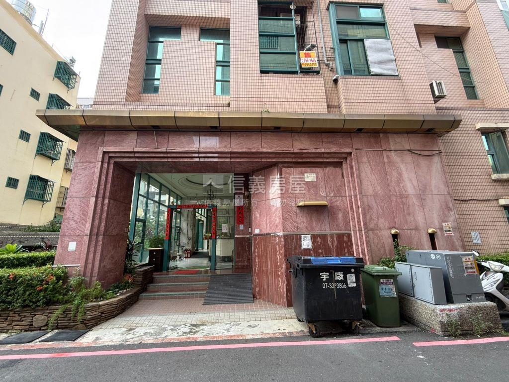 崑庭雲頂採光美宅＋雙車位房屋室內格局與周邊環境