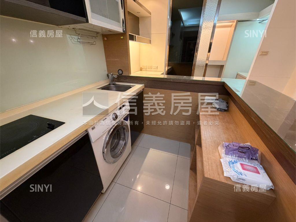 上城１房車位房屋室內格局與周邊環境