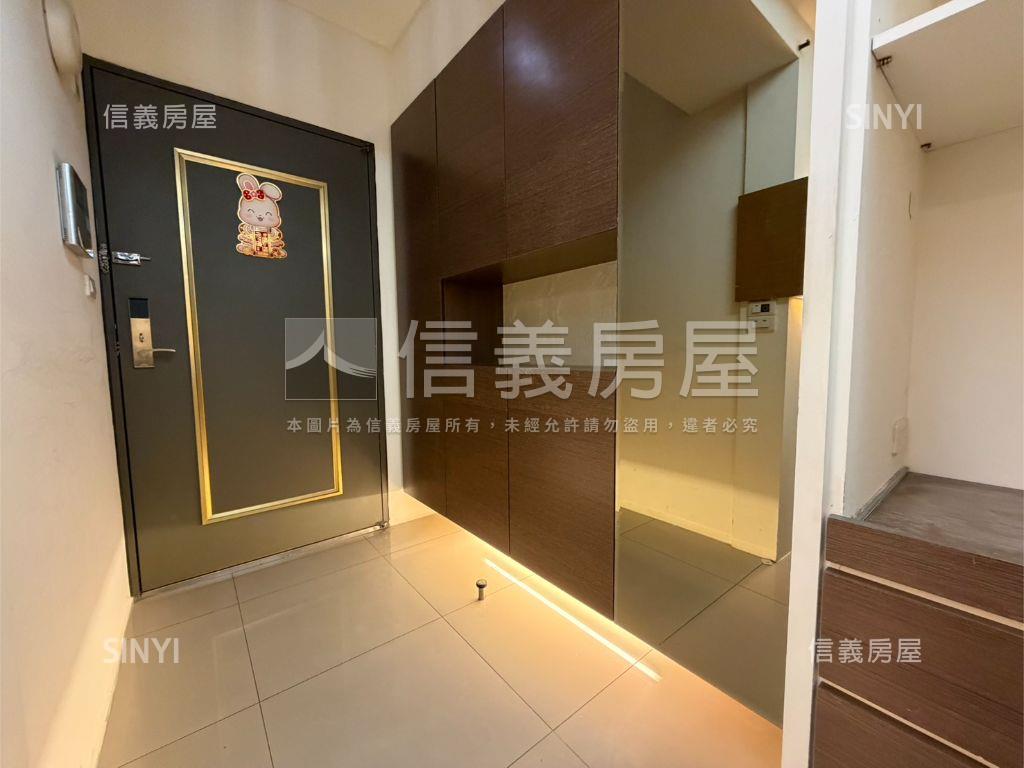 上城１房車位房屋室內格局與周邊環境