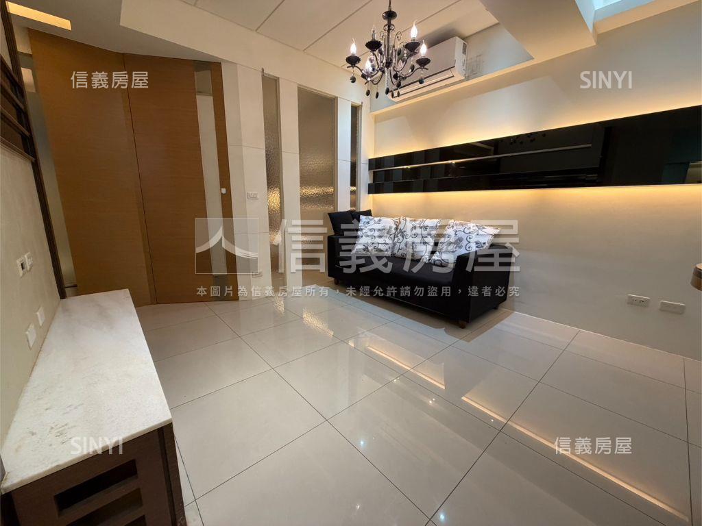 上城１房車位房屋室內格局與周邊環境