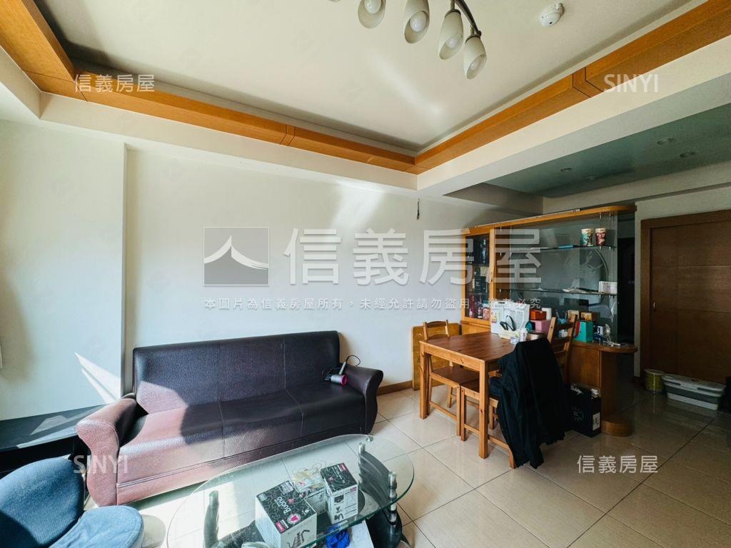 新傳兩房車位房屋室內格局與周邊環境