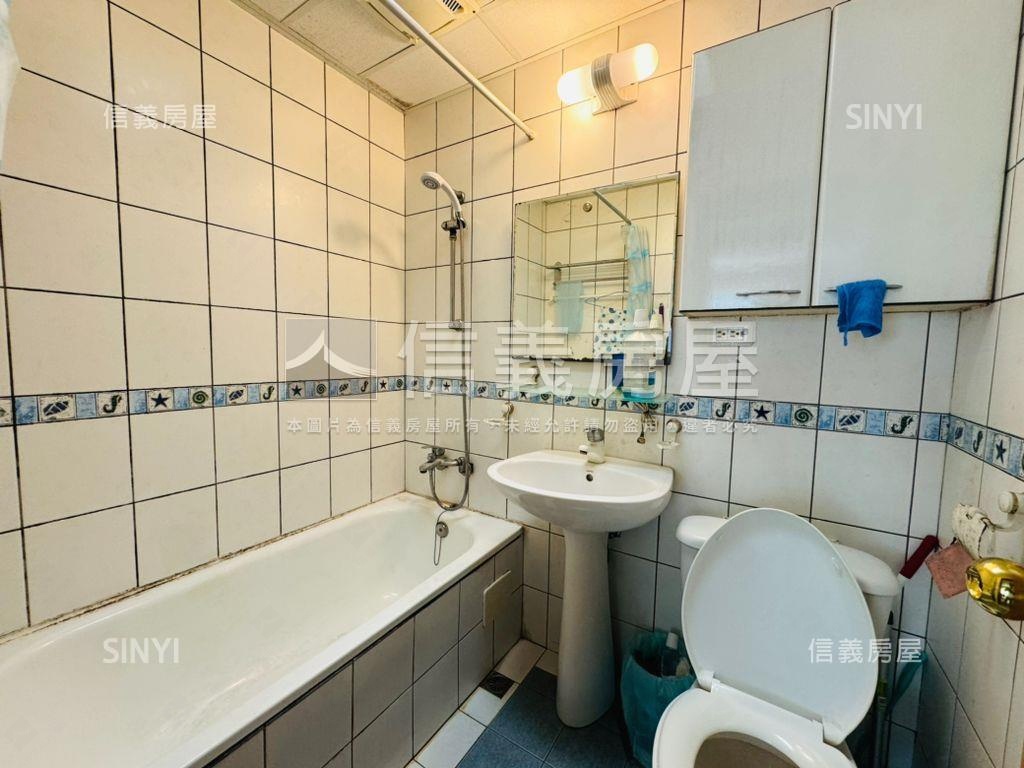 新傳兩房車位房屋室內格局與周邊環境