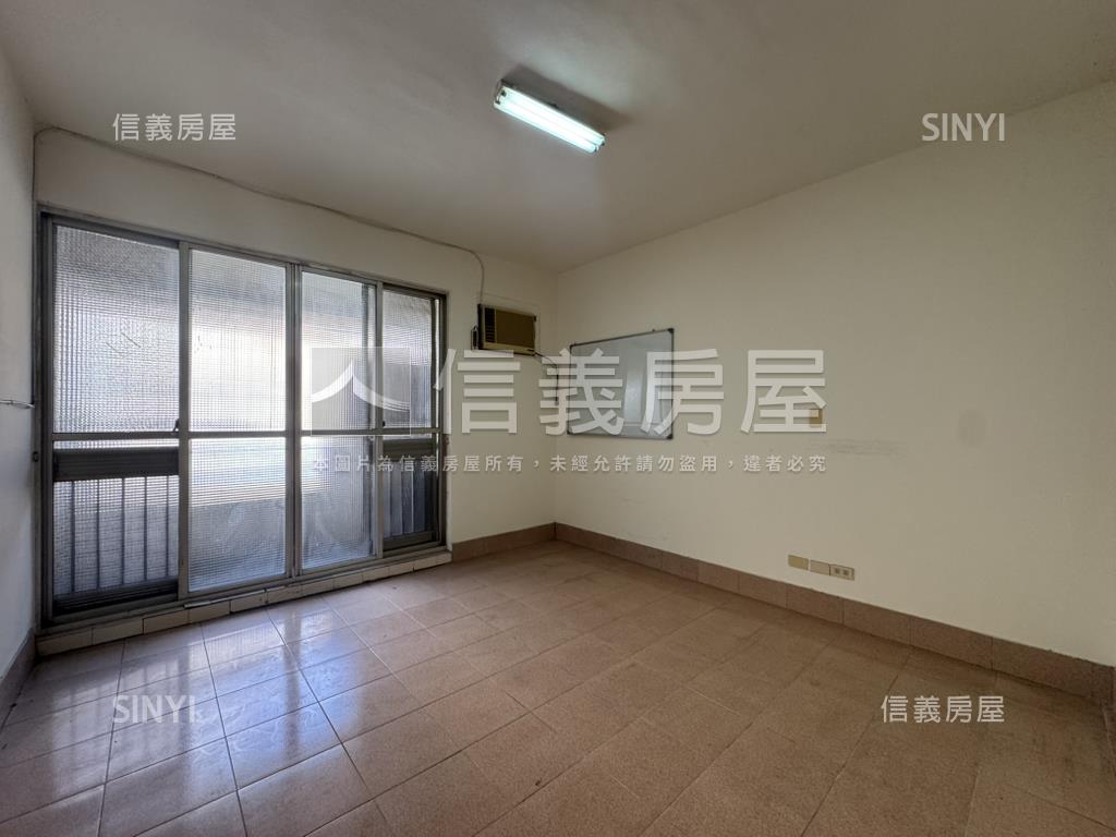 中華東路金店面房屋室內格局與周邊環境