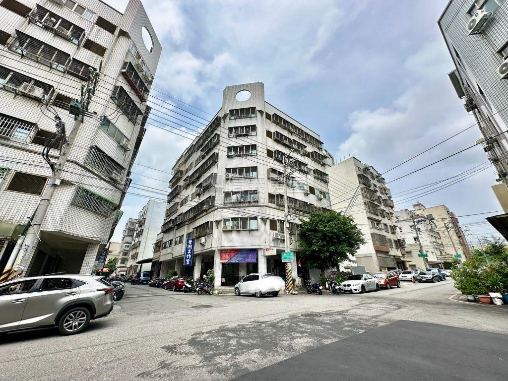 新接！東海旁角間店面！房屋室內格局與周邊環境