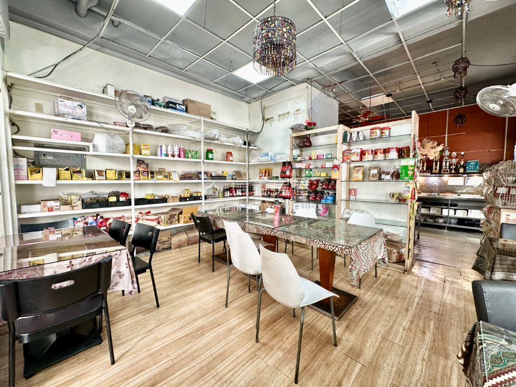 新接！東海旁角間店面！房屋室內格局與周邊環境