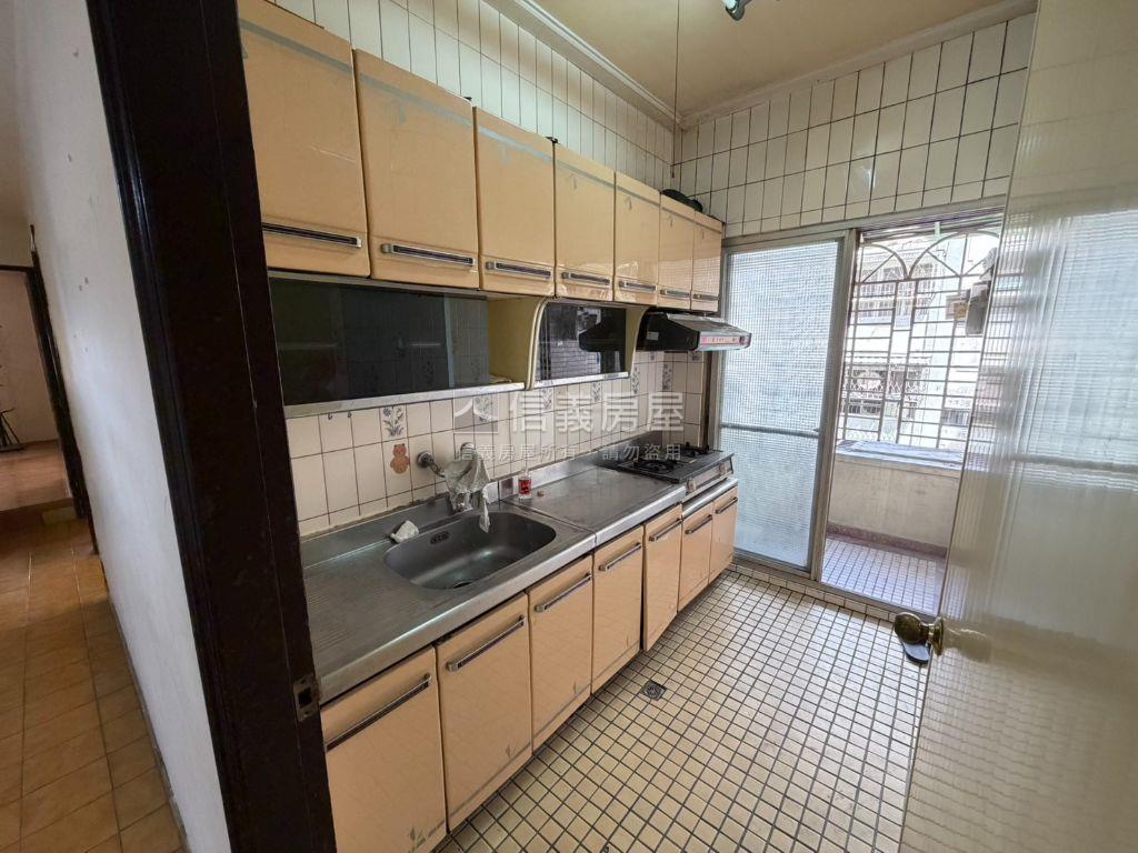 近文心中清捷運三房美屋房屋室內格局與周邊環境