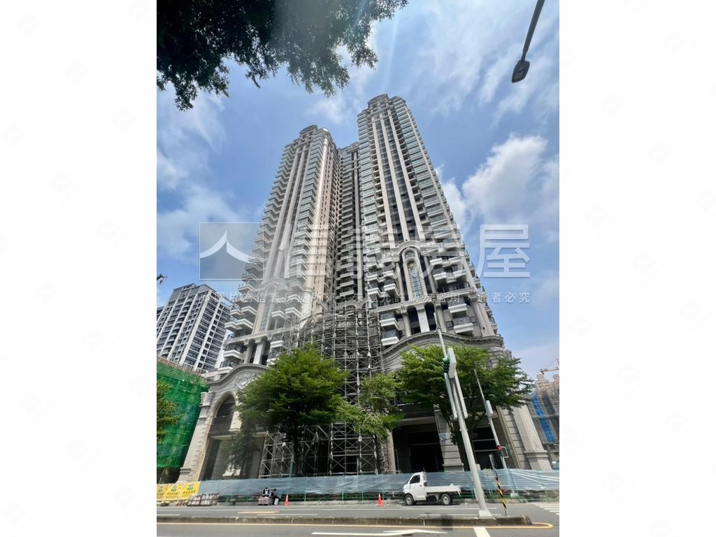鉑愛悅～高樓層兩房有車位房屋室內格局與周邊環境