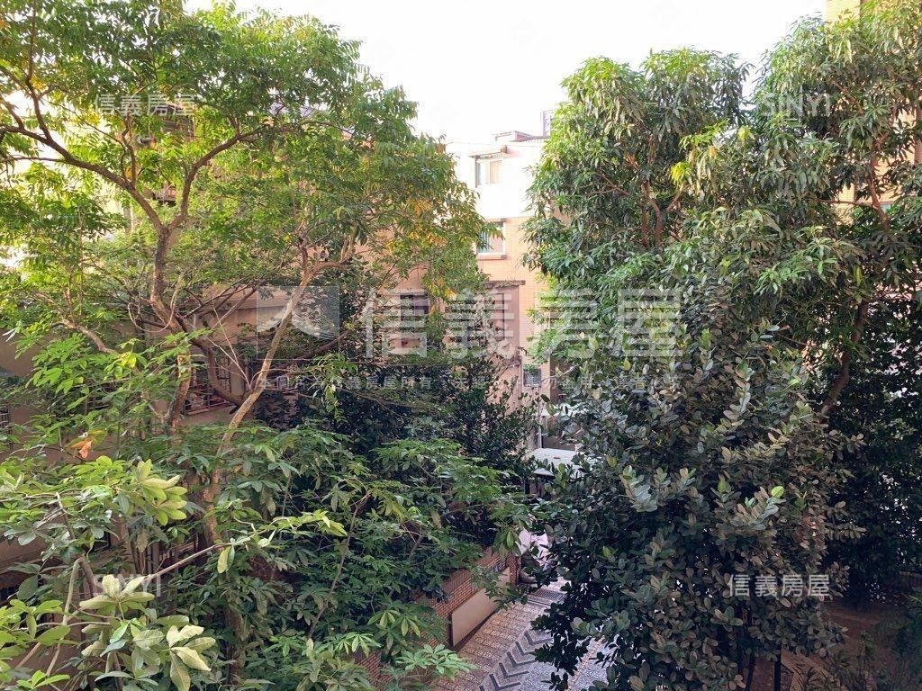 四號公園挑高華泰椰城房屋室內格局與周邊環境
