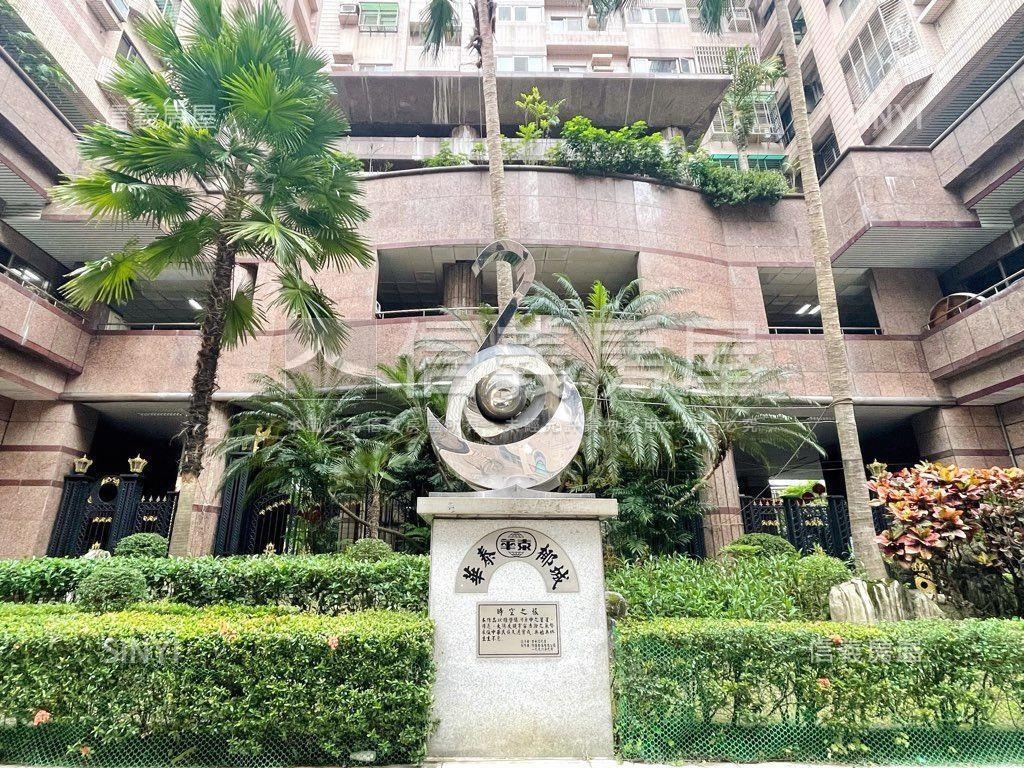 四號公園挑高華泰椰城房屋室內格局與周邊環境