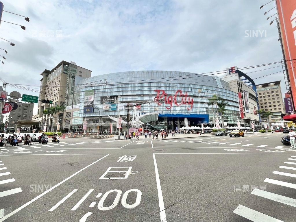 近巨城正北大路收租金店面房屋室內格局與周邊環境