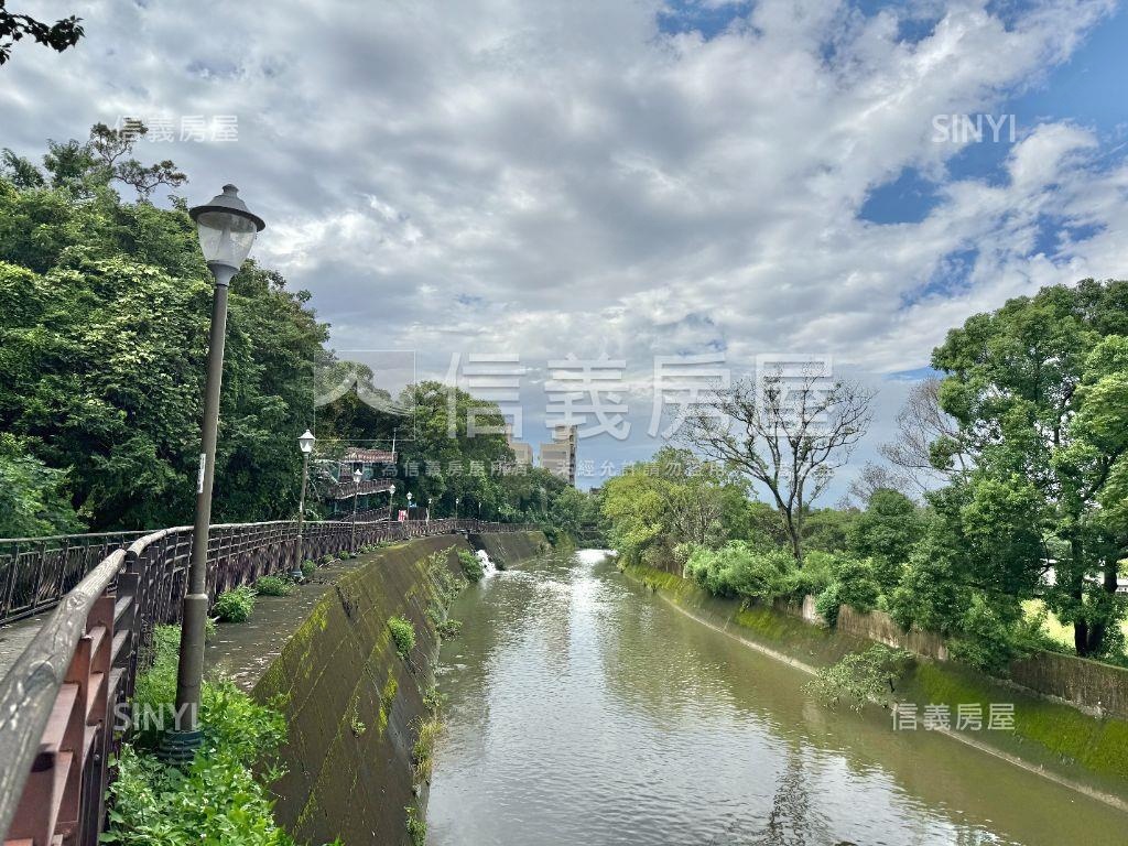 近龍岡森林公園金透天房屋室內格局與周邊環境