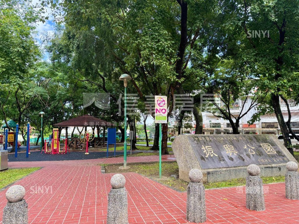 近龍岡森林公園金透天房屋室內格局與周邊環境