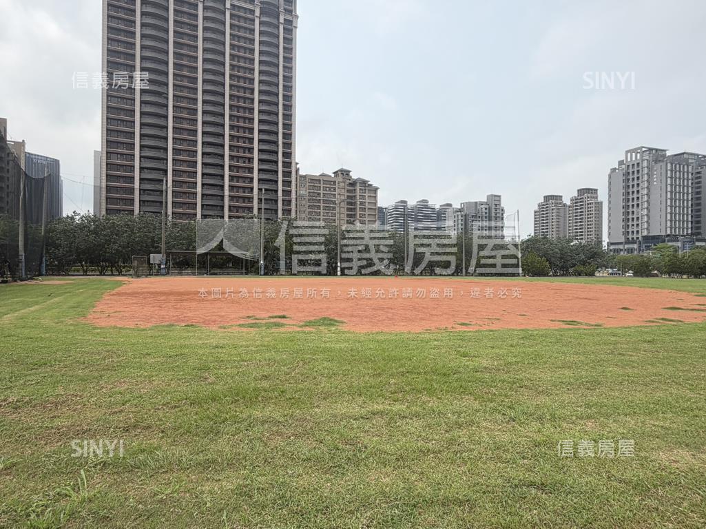 高鐵散步就到詠遇兩房車位房屋室內格局與周邊環境