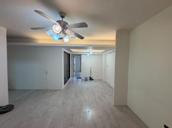 水湳三房機上車位前後陽台