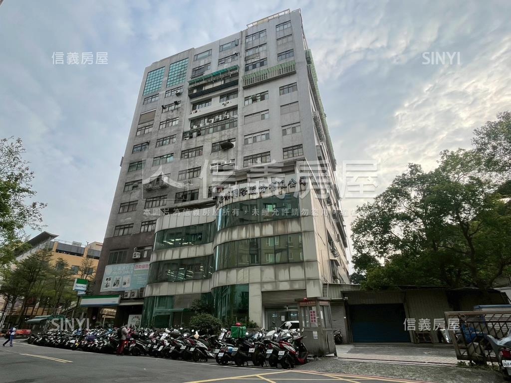 環球百貨旁廠辦１房屋室內格局與周邊環境