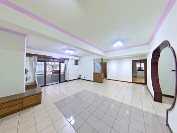 近捷運電梯大空間