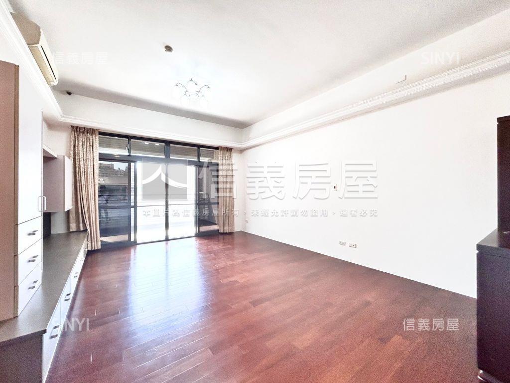 南七期海悅豪景三房可雙車房屋室內格局與周邊環境
