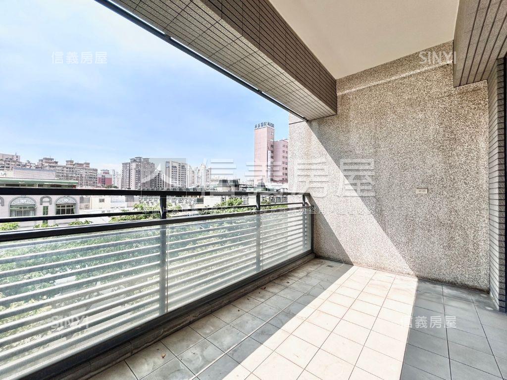 南七期海悅豪景三房可雙車房屋室內格局與周邊環境