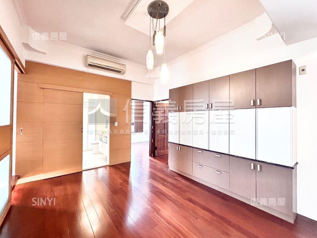 南七期海悅豪景三房可雙車房屋室內格局與周邊環境