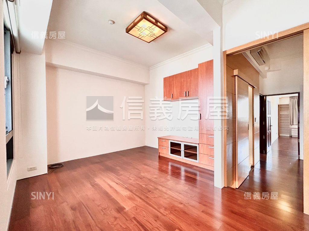南七期海悅豪景三房可雙車房屋室內格局與周邊環境