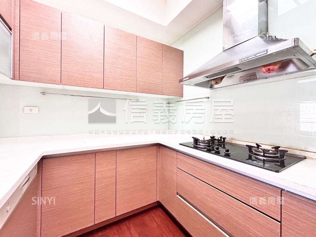 南七期海悅豪景三房可雙車房屋室內格局與周邊環境