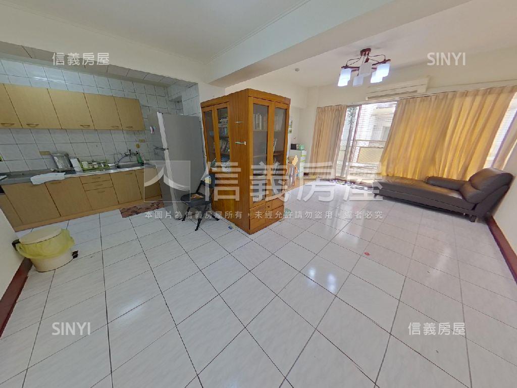 公園皇家次頂樓３房房屋室內格局與周邊環境