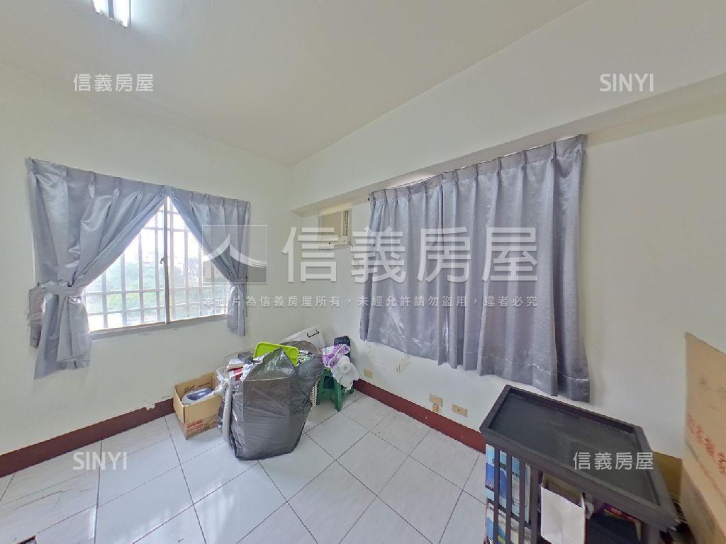 公園皇家次頂樓３房房屋室內格局與周邊環境