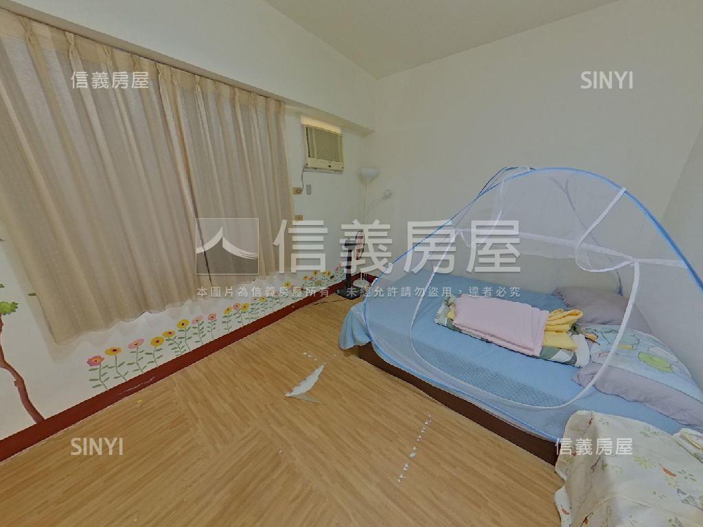 公園皇家次頂樓３房房屋室內格局與周邊環境