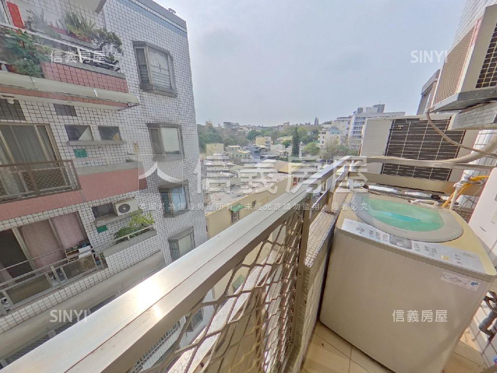 公園皇家次頂樓３房房屋室內格局與周邊環境