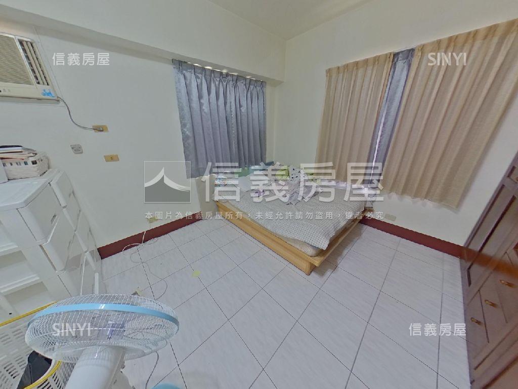 公園皇家次頂樓３房房屋室內格局與周邊環境