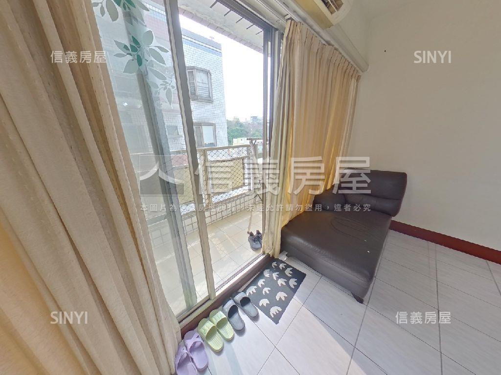 公園皇家次頂樓３房房屋室內格局與周邊環境