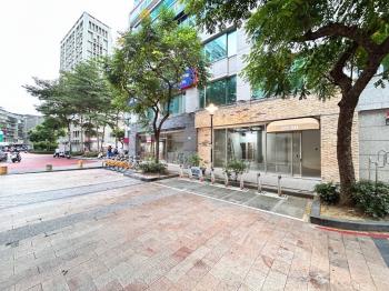 四維鴻金寶商圈金店面