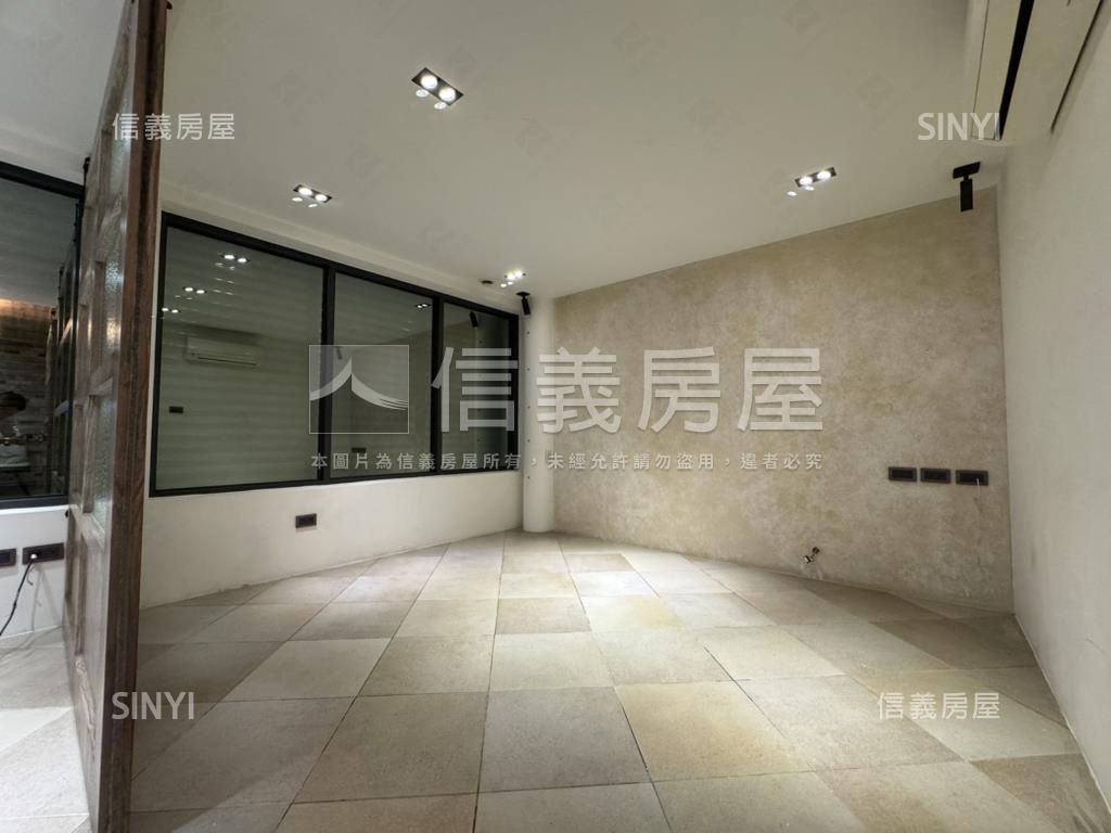 重慶北挑高裝潢一樓住辦房屋室內格局與周邊環境