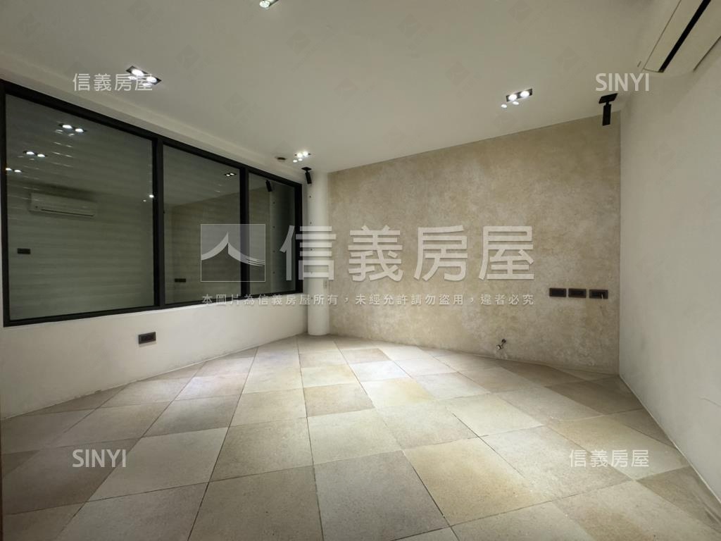 重慶北挑高裝潢一樓住辦房屋室內格局與周邊環境