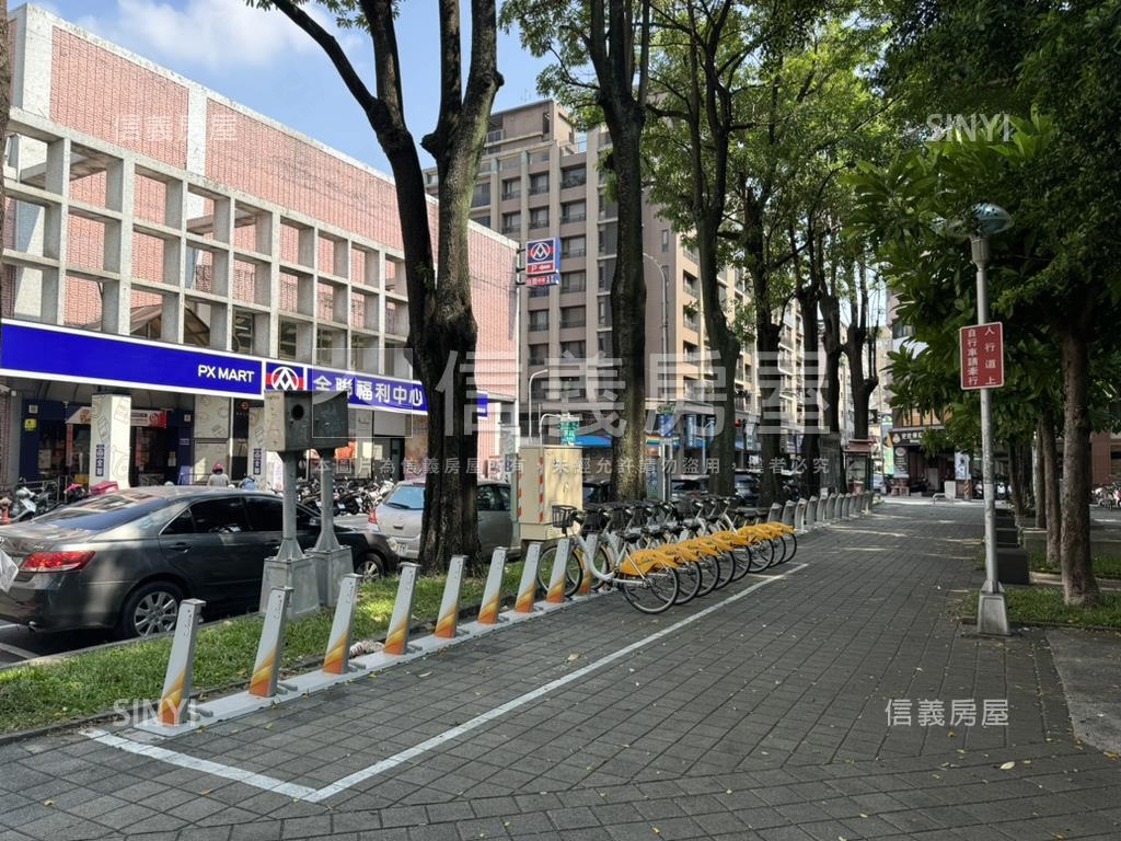 新御馥御三房車位露臺戶房屋室內格局與周邊環境