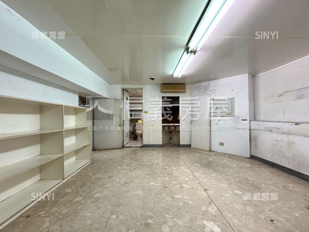 基隆路大面寬★店面房屋室內格局與周邊環境