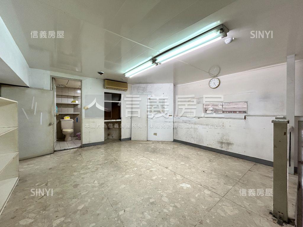 基隆路大面寬★店面房屋室內格局與周邊環境