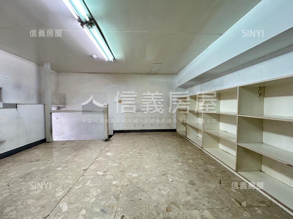 基隆路大面寬★店面房屋室內格局與周邊環境