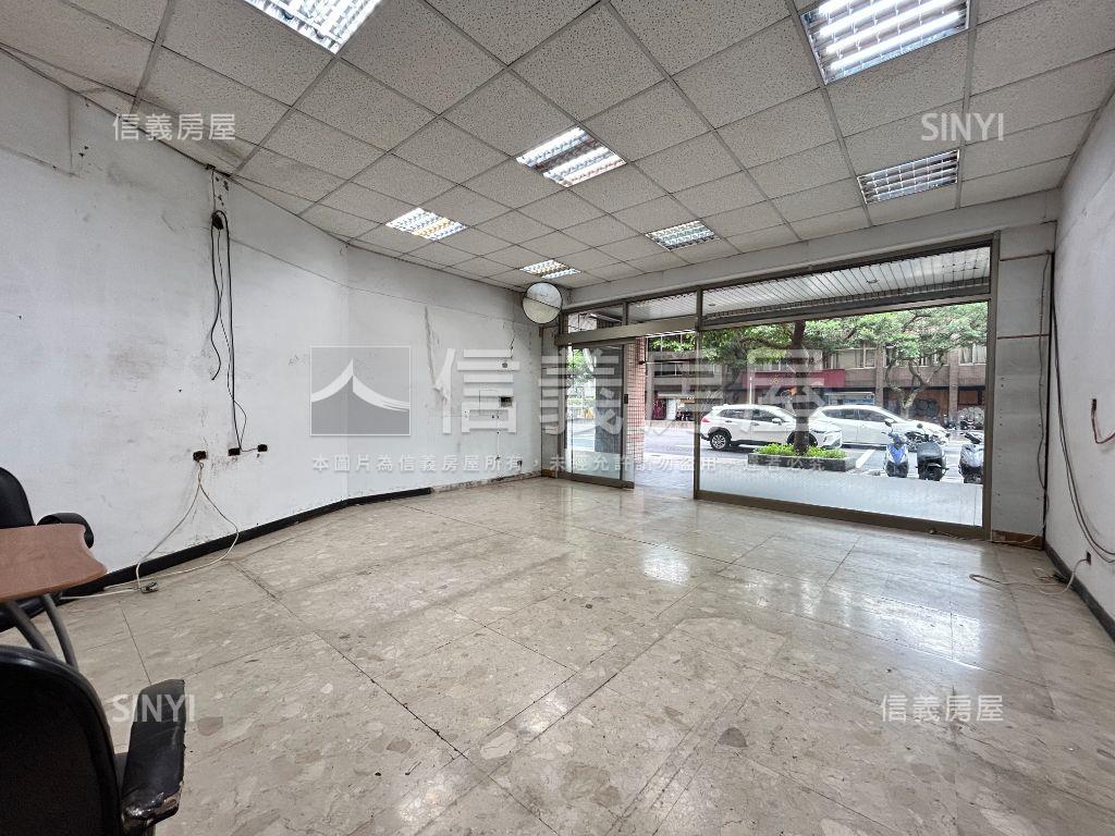 基隆路大面寬★店面房屋室內格局與周邊環境
