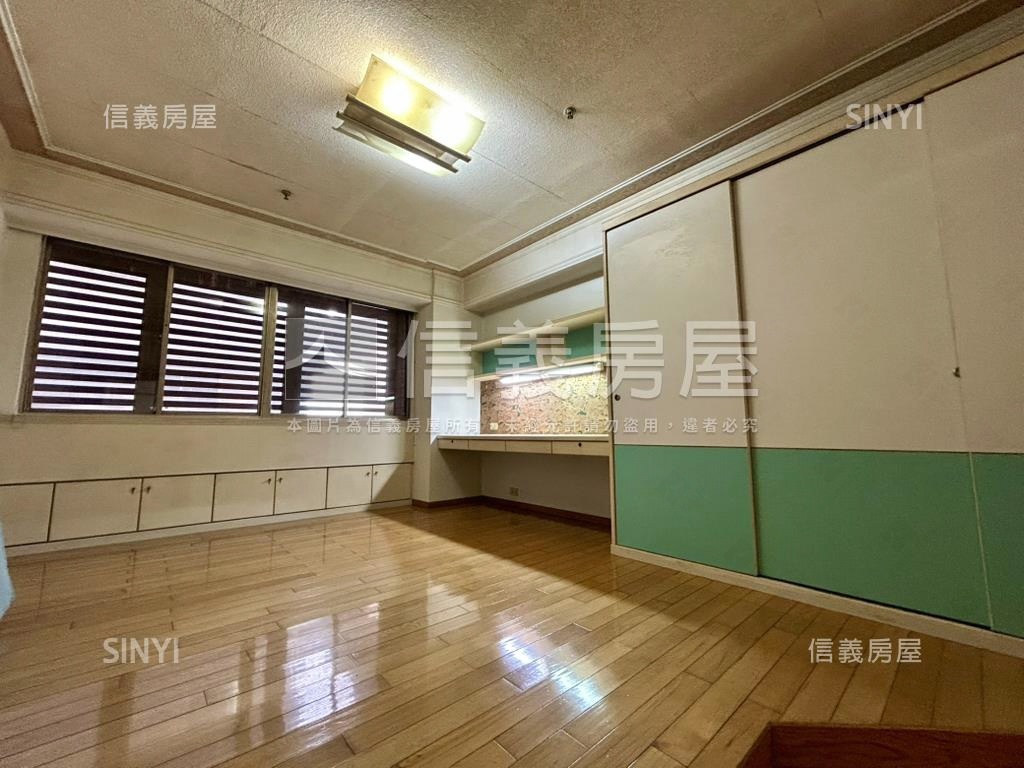 文化中心高樓景觀４房平車房屋室內格局與周邊環境