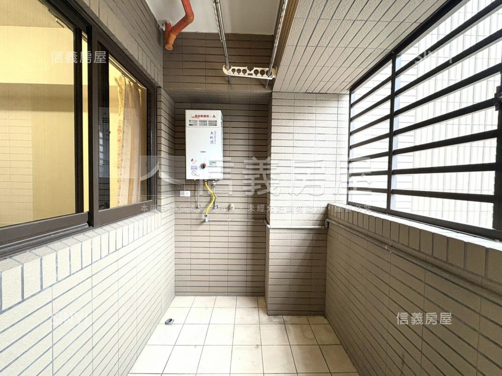 重劃區高陞４房車位房屋室內格局與周邊環境