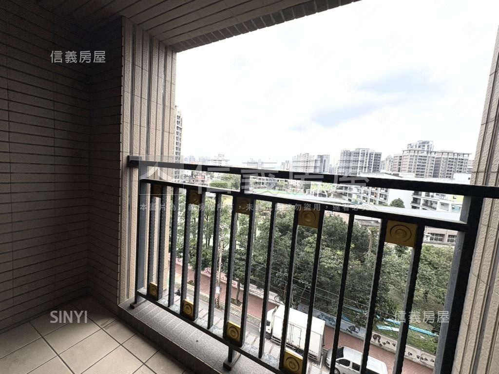 重劃區高陞４房車位房屋室內格局與周邊環境